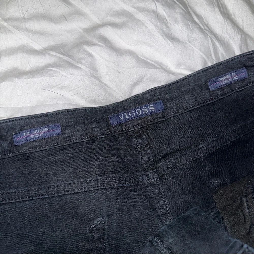 Vigoss | The Jagger Distressed Black Denim Shorts Mid Rise Cuffed Hem Size 31